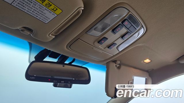 Kia Canival 2017 — photo 30