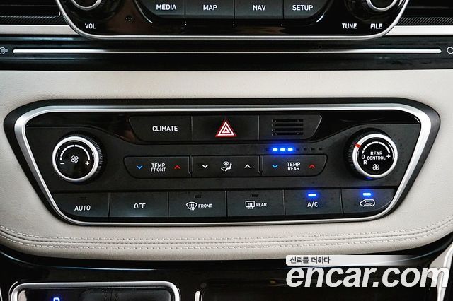 Hyundai Starex 2019 — photo 12