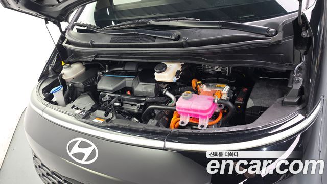 Hyundai Staria 2025 — photo 6