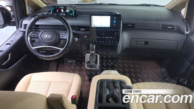 Hyundai Staria 2025 — photo 10