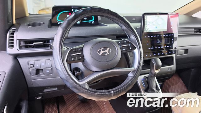 Hyundai Staria 2025 — photo 19