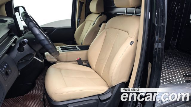 Hyundai Staria 2025 — photo 23