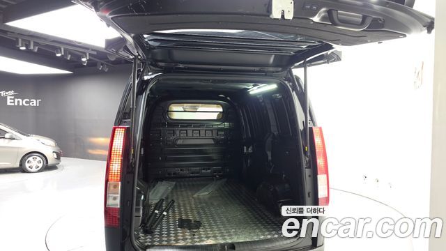 Hyundai Staria 2025 — photo 26