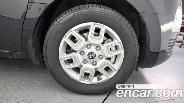 Hyundai Staria 2025 — photo 7