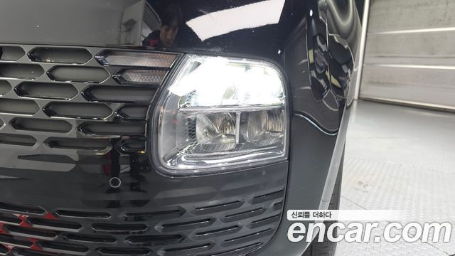 Hyundai Staria 2025 — photo 8