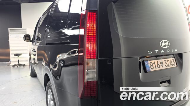 Hyundai Staria 2025 — photo 9