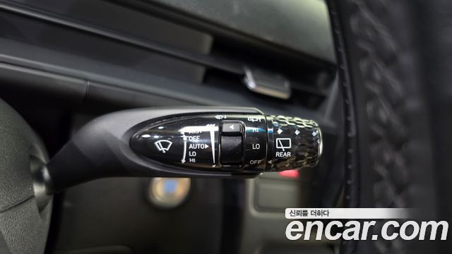Hyundai Staria 2025 — photo 28