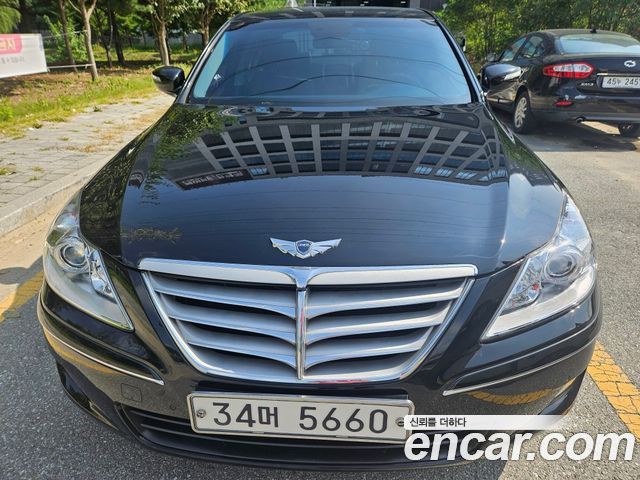 Hyundai Genesis 2011 — photo 1
