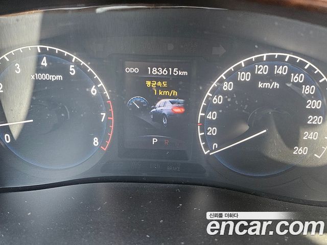 Hyundai Genesis 2011 — photo 8