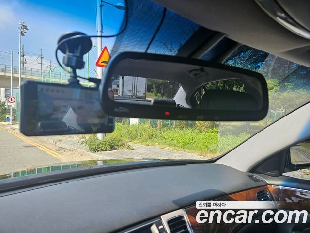 Hyundai Genesis 2011 — photo 10