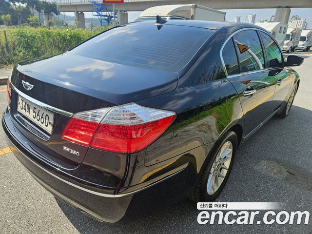 Hyundai Genesis 2011 — photo 16