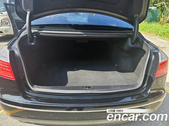 Hyundai Genesis 2011 — photo 18