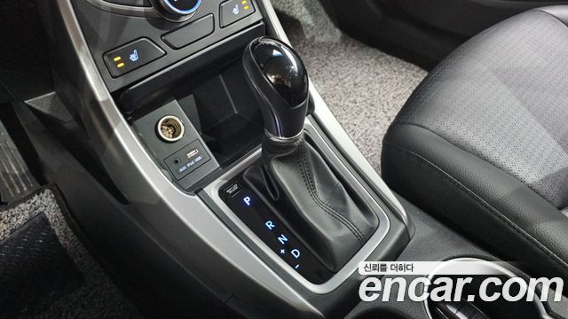 Hyundai AVANTE 2014 — photo 9