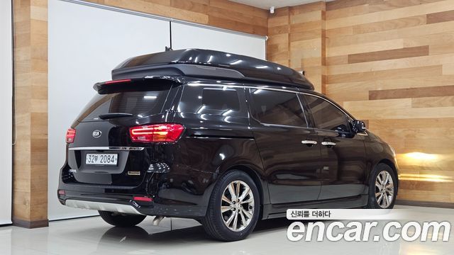 Kia Canival 2019 — photo 2