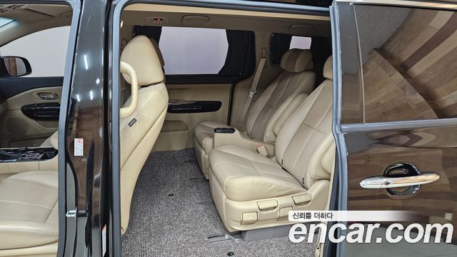 Kia Canival 2019 — photo 10