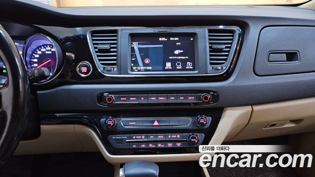 Kia Canival 2019 — photo 15