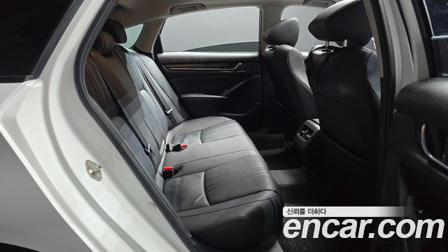 Honda Accord 2019 — photo 17