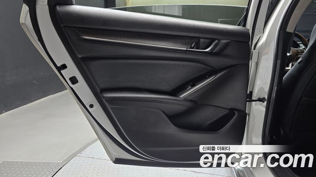 Honda Accord 2019 — photo 15