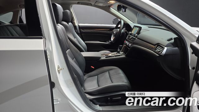 Honda Accord 2019 — photo 16
