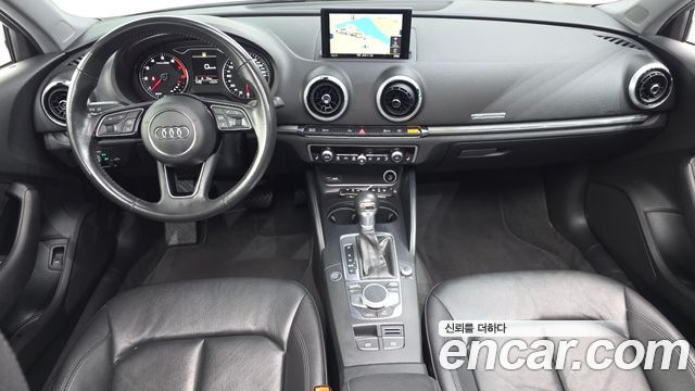 Audi A3 2018 — photo 10