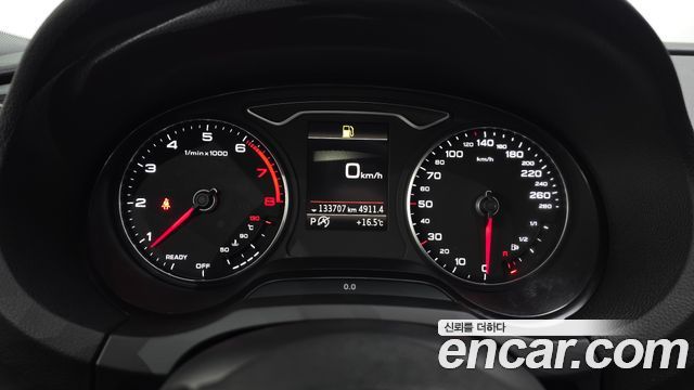 Audi A3 2018 — photo 11