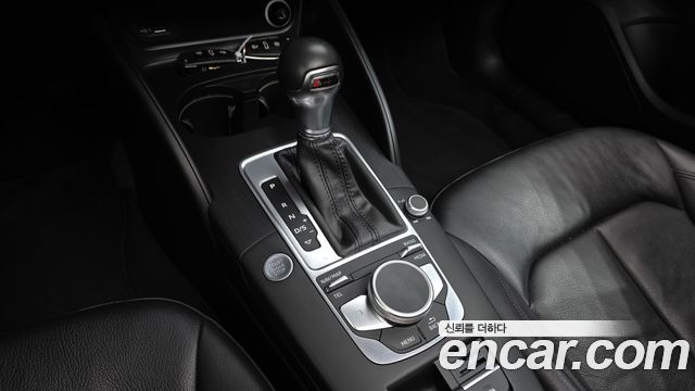 Audi A3 2018 — photo 12