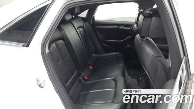 Audi A3 2018 — photo 17