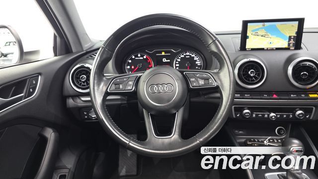 Audi A3 2018 — photo 18