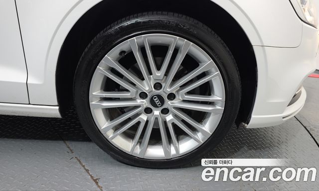 Audi A3 2018 — photo 7