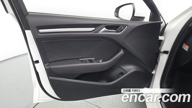 Audi A3 2018 — photo 14
