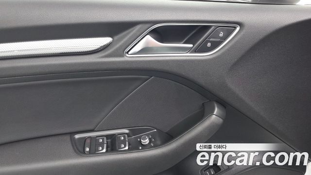 Audi A3 2018 — photo 27