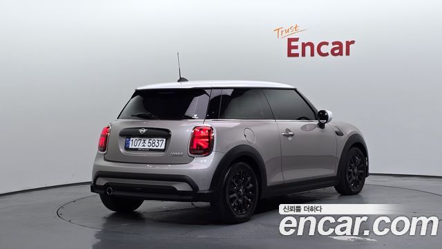 Mini Cooper 2024 — photo 2
