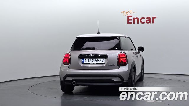 Mini Cooper 2024 — photo 4