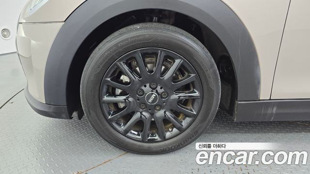 Mini Cooper 2024 — photo 5