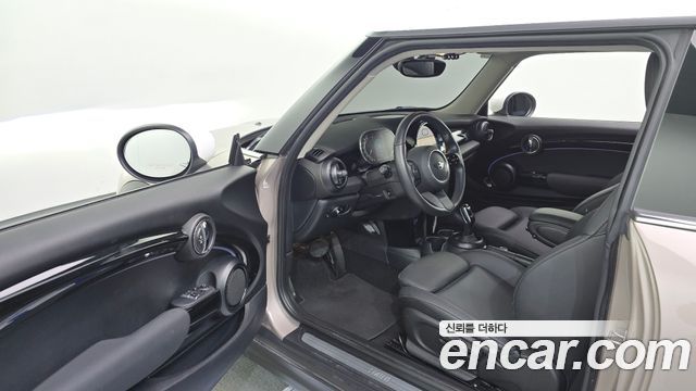 Mini Cooper 2024 — photo 13