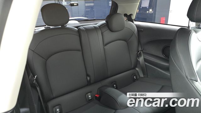 Mini Cooper 2024 — photo 17