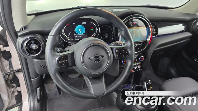 Mini Cooper 2024 — photo 18