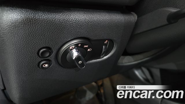 Mini Cooper 2024 — photo 25