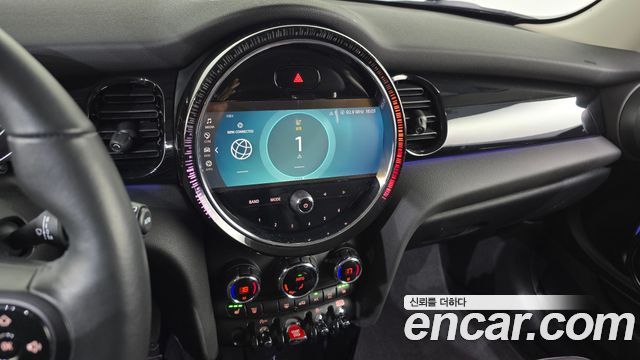 Mini Cooper 2024 — photo 26