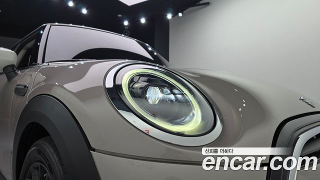Mini Cooper 2024 — photo 8
