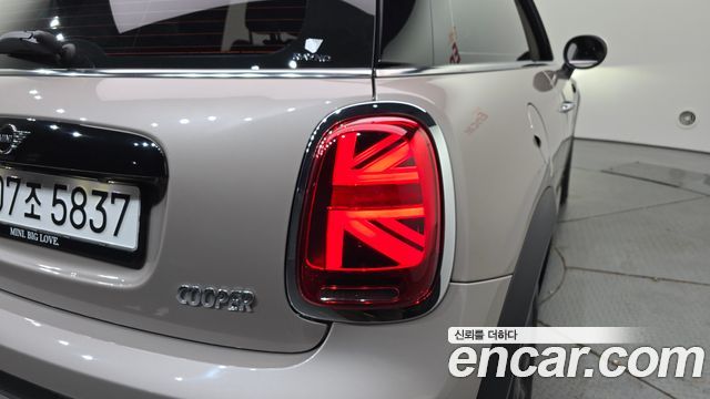 Mini Cooper 2024 — photo 9