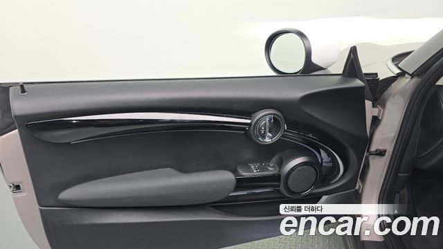 Mini Cooper 2024 — photo 14