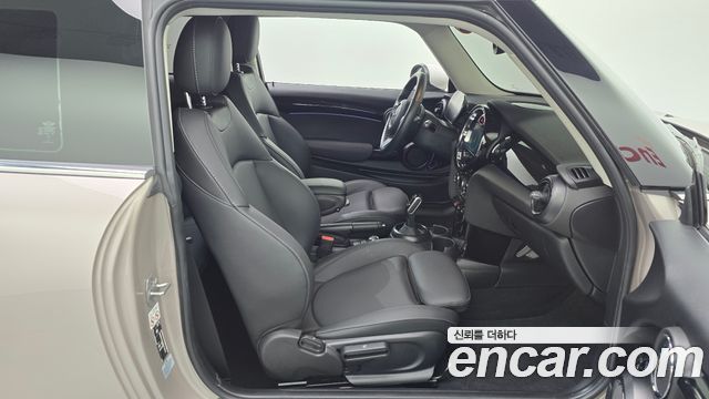 Mini Cooper 2024 — photo 16