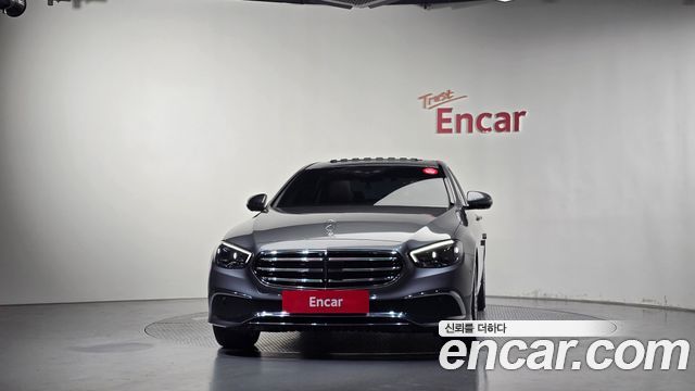 Mercedes-Benz E-Class 2022 — photo 3