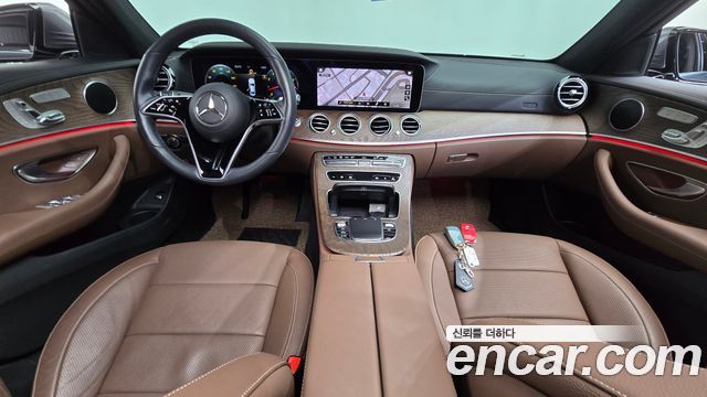 Mercedes-Benz E-Class 2022 — photo 7