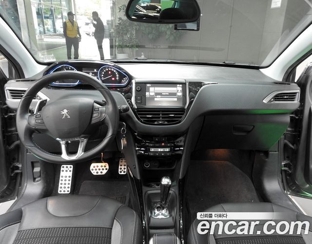 Peugeot 2008 2016 — photo 7