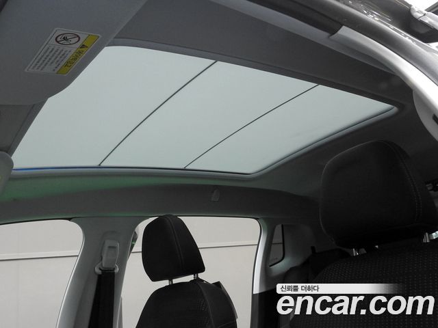 Peugeot 2008 2016 — photo 16