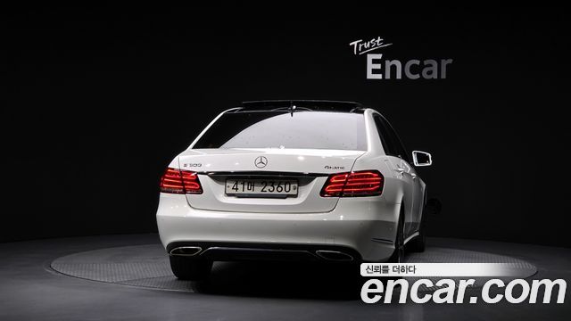 Mercedes-Benz E-Class 2016 — photo 4