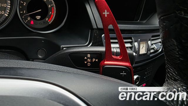 Mercedes-Benz E-Class 2016 — photo 9