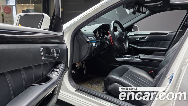 Mercedes-Benz E-Class 2016 — photo 10